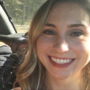 Meet your Posher, Adrienne